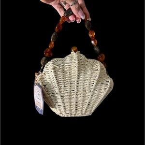 ☀️ SUN N SAND Woven Shell-Shaped Handbag with Amber Beaded Strap-NWT